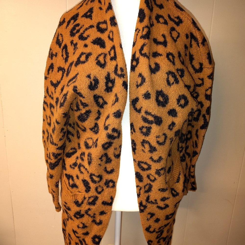 Knox Rose Tan and Black Leopard Open Cardigan